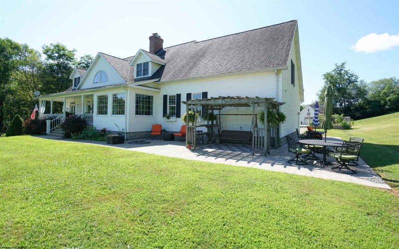 71 Foxmoor Road, Belington, West Virginia 26250, 4 Bedrooms Bedrooms, 10 Rooms Rooms,3 BathroomsBathrooms,Single Family Detached,For Sale,Foxmoor,10161074