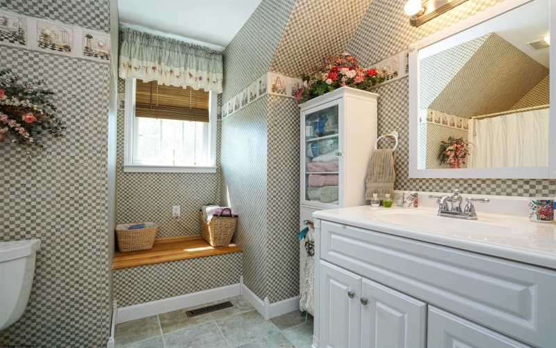 71 Foxmoor Road, Belington, West Virginia 26250, 4 Bedrooms Bedrooms, 10 Rooms Rooms,3 BathroomsBathrooms,Single Family Detached,For Sale,Foxmoor,10161074