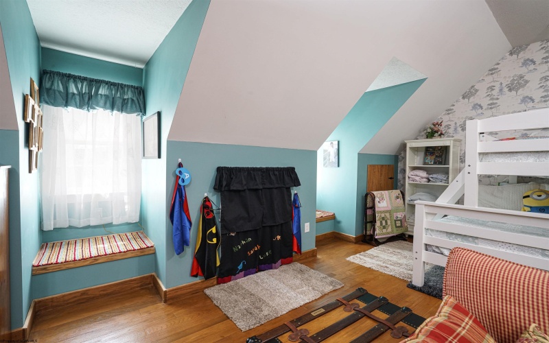 71 Foxmoor Road, Belington, West Virginia 26250, 4 Bedrooms Bedrooms, 10 Rooms Rooms,3 BathroomsBathrooms,Single Family Detached,For Sale,Foxmoor,10161074