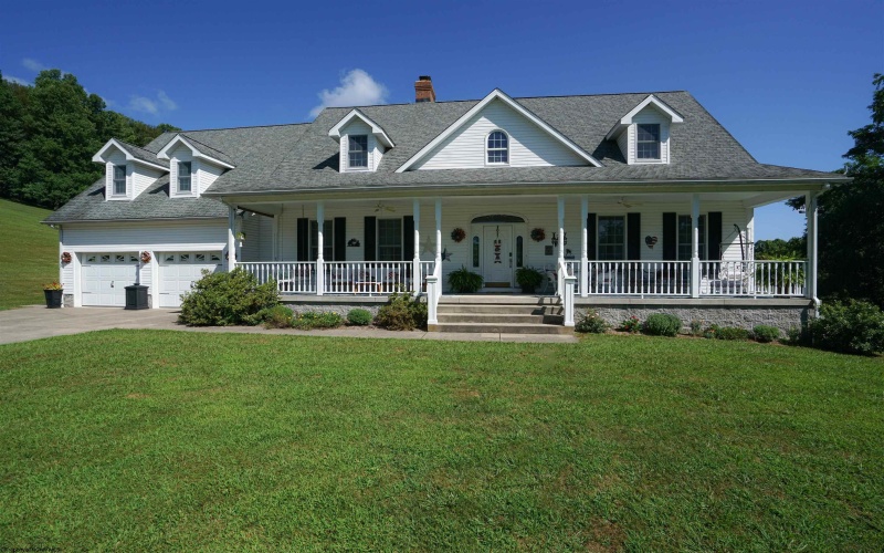 71 Foxmoor Road, Belington, West Virginia 26250, 4 Bedrooms Bedrooms, 10 Rooms Rooms,3 BathroomsBathrooms,Single Family Detached,For Sale,Foxmoor,10161074