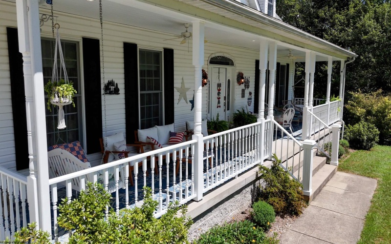 71 Foxmoor Road, Belington, West Virginia 26250, 4 Bedrooms Bedrooms, 10 Rooms Rooms,3 BathroomsBathrooms,Single Family Detached,For Sale,Foxmoor,10161074