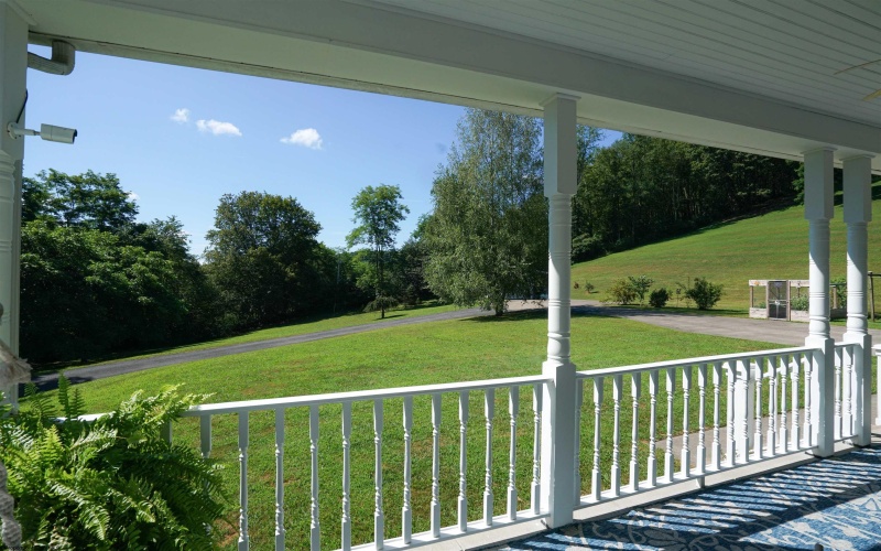 71 Foxmoor Road, Belington, West Virginia 26250, 4 Bedrooms Bedrooms, 10 Rooms Rooms,3 BathroomsBathrooms,Single Family Detached,For Sale,Foxmoor,10161074
