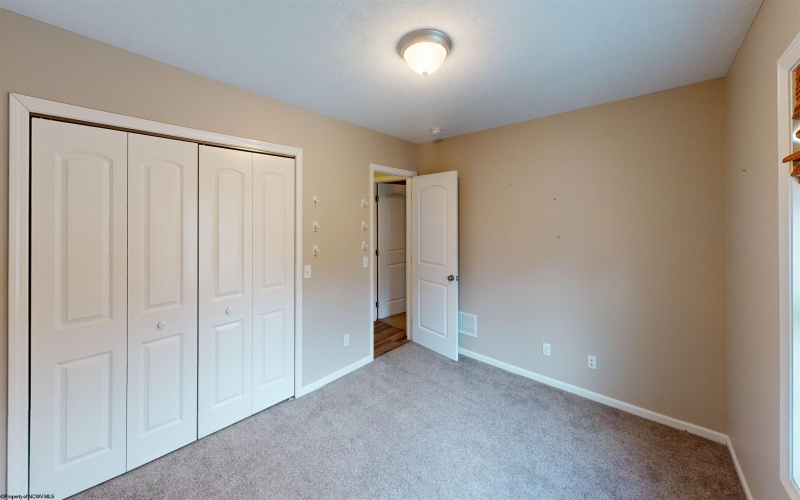 2320 Locust Drive, Fairmont, West Virginia 26554, 4 Bedrooms Bedrooms, 8 Rooms Rooms,3 BathroomsBathrooms,Single Family Detached,For Sale,Locust,10161058