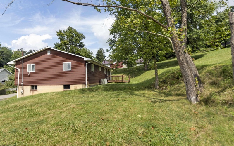 63 Charleston Avenue, Morgantown, West Virginia 26501, 3 Bedrooms Bedrooms, 7 Rooms Rooms,2 BathroomsBathrooms,Single Family Detached,For Sale,Charleston,10161071