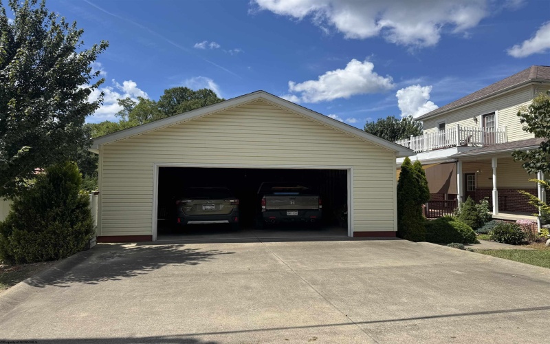 10 Park Street, Buckhannon, West Virginia 26201-2140, 5 Bedrooms Bedrooms, 12 Rooms Rooms,4 BathroomsBathrooms,Single Family Detached,For Sale,Park,10161072