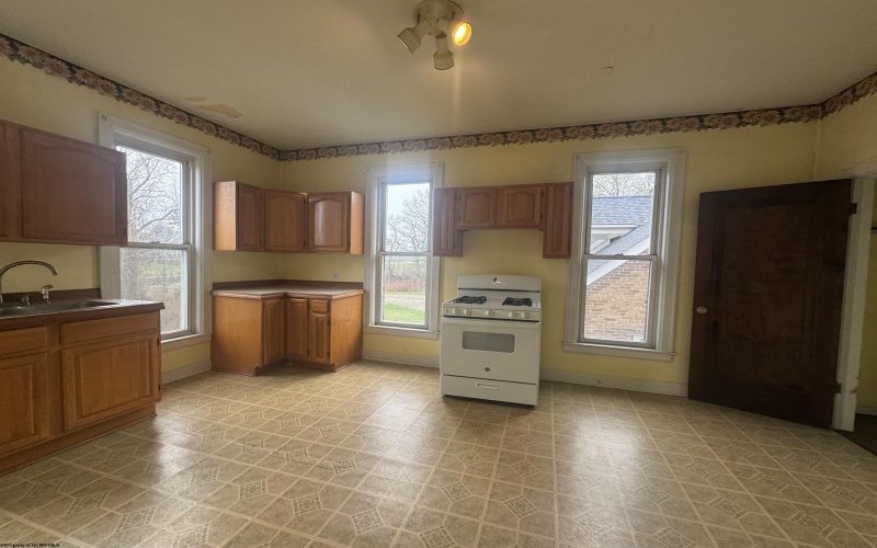 230 Locust Avenue, Fairmont, West Virginia 26554, ,Multi-unit/income,For Sale,Locust,10161063
