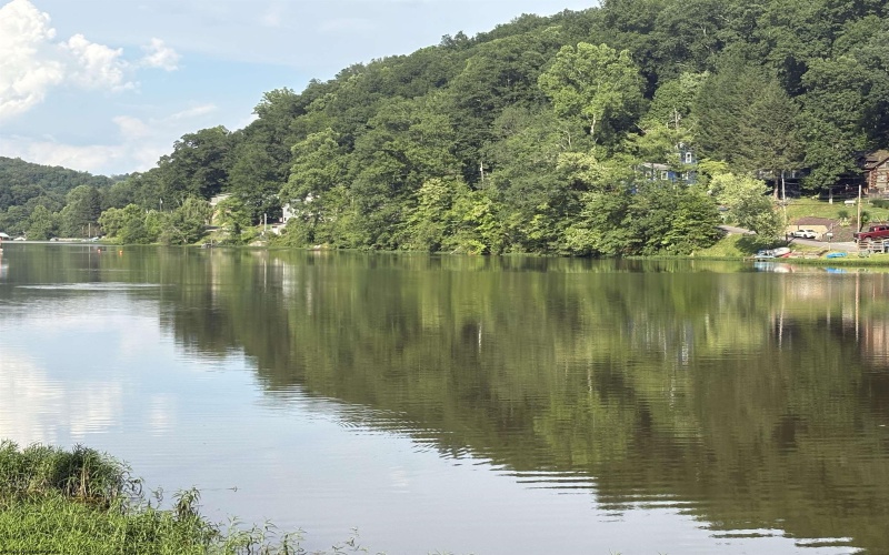 65 Lake Floyd Circle, Bristol, West Virginia 26426, ,Lots/land,For Sale,Lake Floyd,10161060
