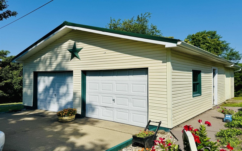 64 Kennedy Store Road, Morgantown, West Virginia 26508, 3 Bedrooms Bedrooms, 8 Rooms Rooms,2 BathroomsBathrooms,Single Family Detached,For Sale,Kennedy Store,10161057
