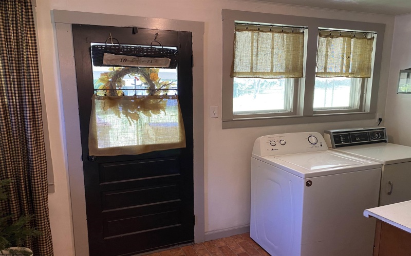 919 Main Street, Hendricks, West Virginia 26271, 2 Bedrooms Bedrooms, 7 Rooms Rooms,1 BathroomBathrooms,Single Family Detached,For Sale,Main,10161055