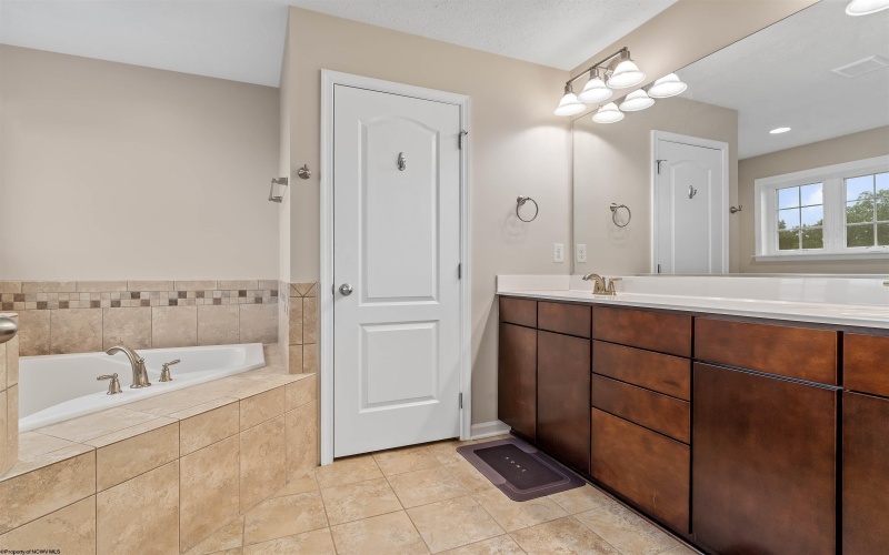 467 Blackberry Ridge Drive, Morgantown, West Virginia 26508-4869, 4 Bedrooms Bedrooms, 12 Rooms Rooms,2 BathroomsBathrooms,Single Family Detached,For Sale,Blackberry Ridge,10161097