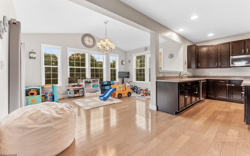 467 Blackberry Ridge Drive, Morgantown, West Virginia 26508-4869, 4 Bedrooms Bedrooms, 12 Rooms Rooms,2 BathroomsBathrooms,Single Family Detached,For Sale,Blackberry Ridge,10161097