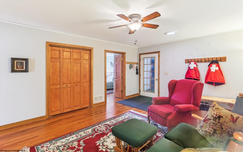 19 Beechcraft Way, Davis, West Virginia 26260, 4 Bedrooms Bedrooms, 5 Rooms Rooms,3 BathroomsBathrooms,Single Family Attached,For Sale,Beechcraft,10158049