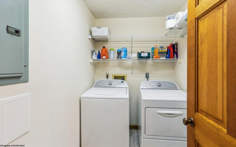 19 Beechcraft Way, Davis, West Virginia 26260, 4 Bedrooms Bedrooms, 5 Rooms Rooms,3 BathroomsBathrooms,Single Family Attached,For Sale,Beechcraft,10158049