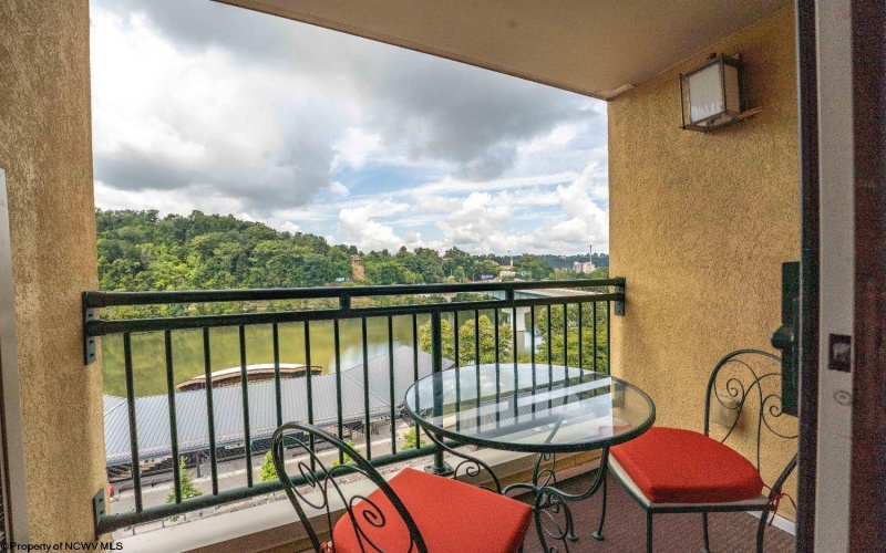 1117 unit 503 University Avenue, Morgantown, West Virginia 26505, 2 Bedrooms Bedrooms, 5 Rooms Rooms,2 BathroomsBathrooms,Single Family Attached,For Sale,University,10161089