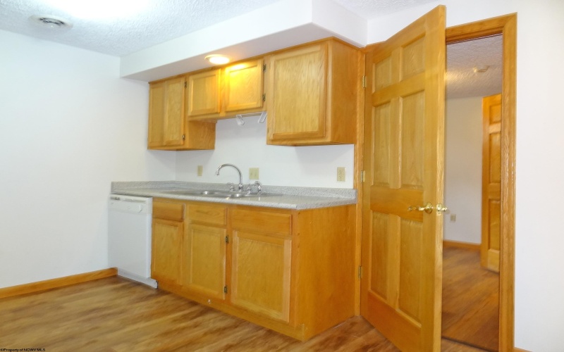 1553 Bergamont Street, Morgantown, West Virginia 26505, 3 Bedrooms Bedrooms, 5 Rooms Rooms,2 BathroomsBathrooms,Residential Rentals,For Rent,Bergamont,10161082