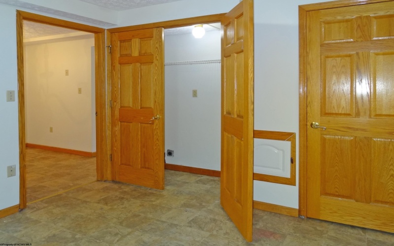1609 Bergamont Street, Morgantown, West Virginia 26505, 3 Bedrooms Bedrooms, 5 Rooms Rooms,2 BathroomsBathrooms,Residential Rentals,For Rent,Bergamont,10161083