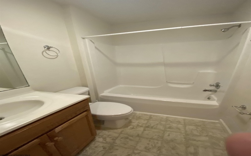 393 Dille Street, Morgantown, West Virginia 26505-4640, 2 Bedrooms Bedrooms, 4 Rooms Rooms,2 BathroomsBathrooms,Residential Rentals,For Rent,Dille,10161085