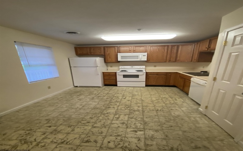 393 Dille Street, Morgantown, West Virginia 26505-4640, 2 Bedrooms Bedrooms, 4 Rooms Rooms,2 BathroomsBathrooms,Residential Rentals,For Rent,Dille,10161085