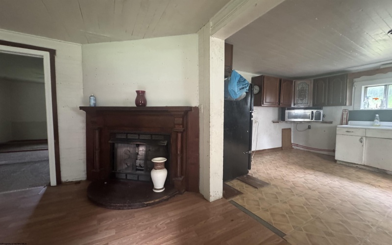 60 Marley Lane, Belington, West Virginia 26250, 3 Bedrooms Bedrooms, 5 Rooms Rooms,1 BathroomBathrooms,Single Family Detached,For Sale,Marley,10161081