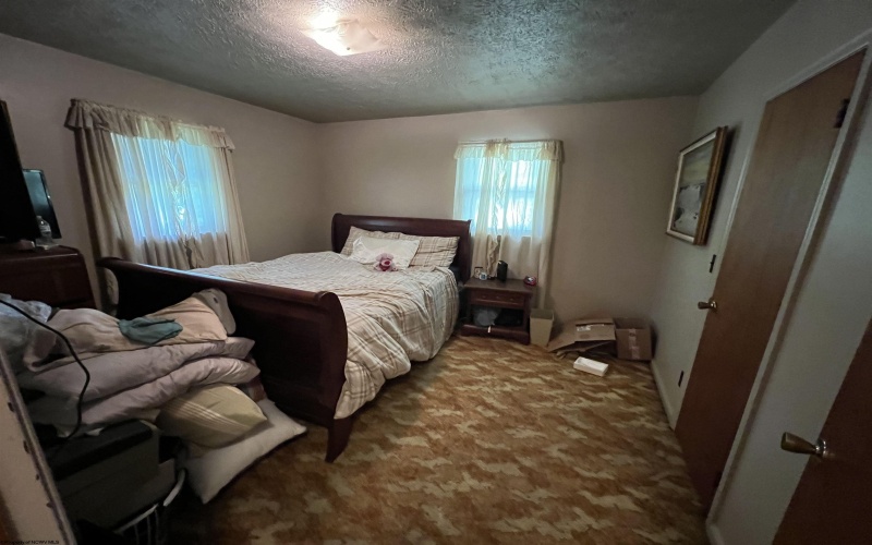 40 Bright Drive, Montrose, West Virginia 26283, 4 Bedrooms Bedrooms, 8 Rooms Rooms,1 BathroomBathrooms,Single Family Detached,For Sale,Bright,10161091
