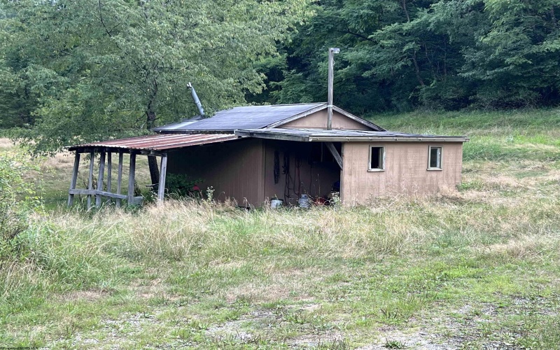40 Bright Drive, Montrose, West Virginia 26283, 4 Bedrooms Bedrooms, 8 Rooms Rooms,1 BathroomBathrooms,Single Family Detached,For Sale,Bright,10161091