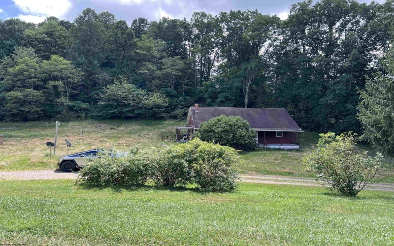 40 Bright Drive, Montrose, West Virginia 26283, 4 Bedrooms Bedrooms, 8 Rooms Rooms,1 BathroomBathrooms,Single Family Detached,For Sale,Bright,10161091