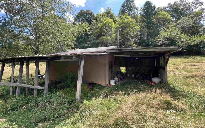 40 Bright Drive, Montrose, West Virginia 26283, 4 Bedrooms Bedrooms, 8 Rooms Rooms,1 BathroomBathrooms,Single Family Detached,For Sale,Bright,10161091