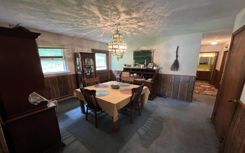 40 Bright Drive, Montrose, West Virginia 26283, 4 Bedrooms Bedrooms, 8 Rooms Rooms,1 BathroomBathrooms,Single Family Detached,For Sale,Bright,10161091