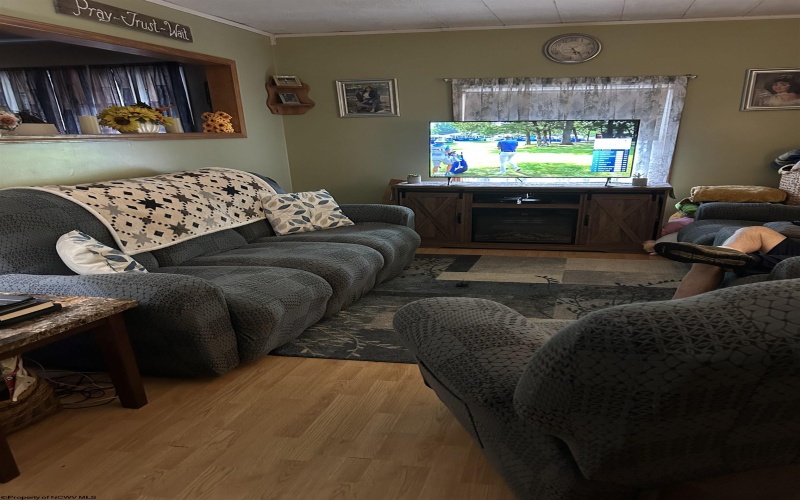 9777 Meathouse Fork Road, Salem, West Virginia 26426, 2 Bedrooms Bedrooms, 8 Rooms Rooms,1 BathroomBathrooms,Single Family Detached,For Sale,Meathouse Fork,10161092