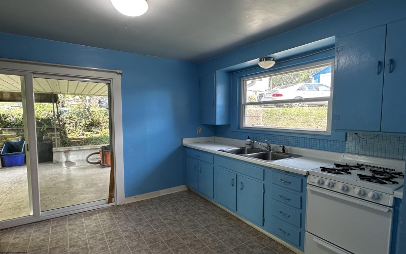 913 1/2 Fleming Avenue, Fairmont, West Virginia 26554, 2 Bedrooms Bedrooms, 5 Rooms Rooms,2 BathroomsBathrooms,Single Family Detached,For Sale,Fleming,10161094