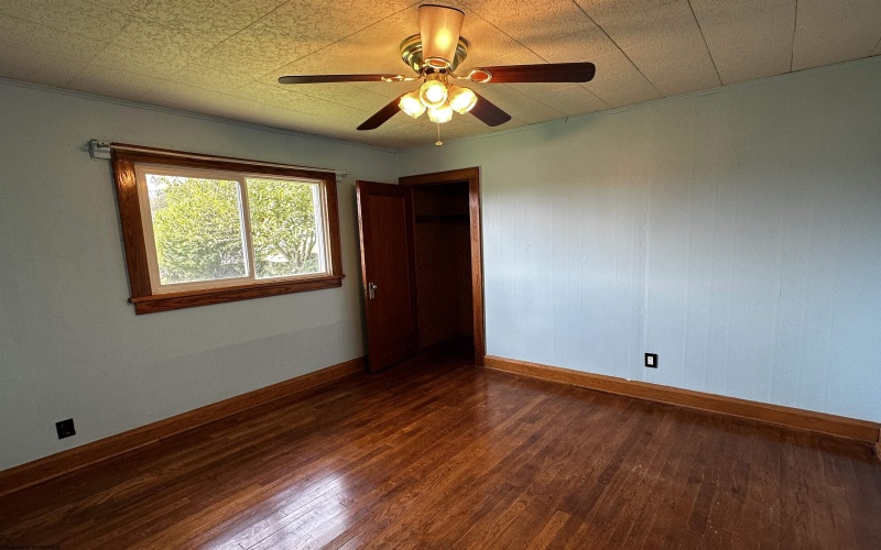913 1/2 Fleming Avenue, Fairmont, West Virginia 26554, 2 Bedrooms Bedrooms, 5 Rooms Rooms,2 BathroomsBathrooms,Single Family Detached,For Sale,Fleming,10161094