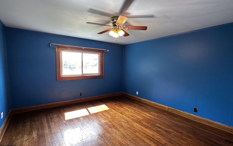 913 1/2 Fleming Avenue, Fairmont, West Virginia 26554, 2 Bedrooms Bedrooms, 5 Rooms Rooms,2 BathroomsBathrooms,Single Family Detached,For Sale,Fleming,10161094