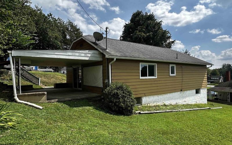 913 1/2 Fleming Avenue, Fairmont, West Virginia 26554, 2 Bedrooms Bedrooms, 5 Rooms Rooms,2 BathroomsBathrooms,Single Family Detached,For Sale,Fleming,10161094