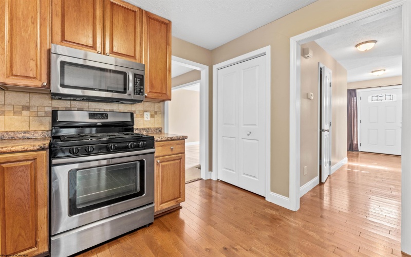 210 Piave Lane, Morgantown, West Virginia 26508, 3 Bedrooms Bedrooms, 8 Rooms Rooms,2 BathroomsBathrooms,Single Family Detached,For Sale,Piave,10161084