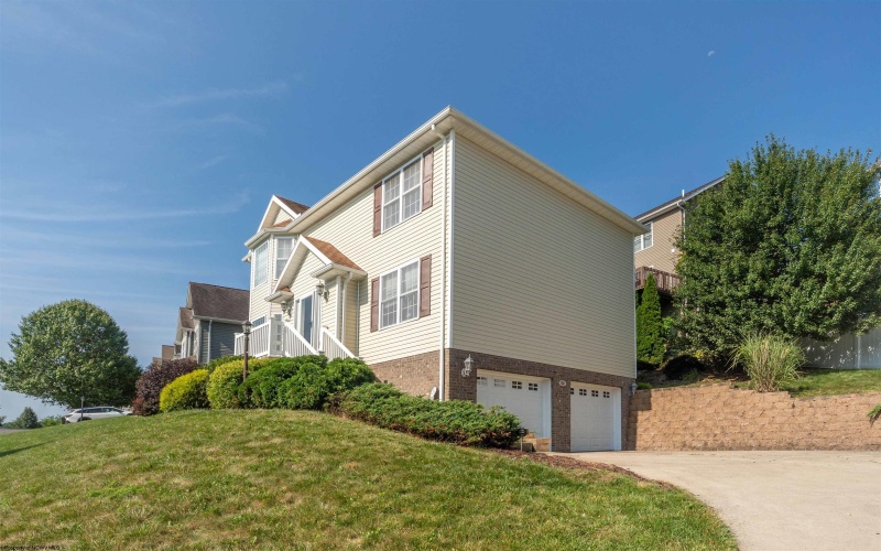 210 Piave Lane, Morgantown, West Virginia 26508, 3 Bedrooms Bedrooms, 8 Rooms Rooms,2 BathroomsBathrooms,Single Family Detached,For Sale,Piave,10161084