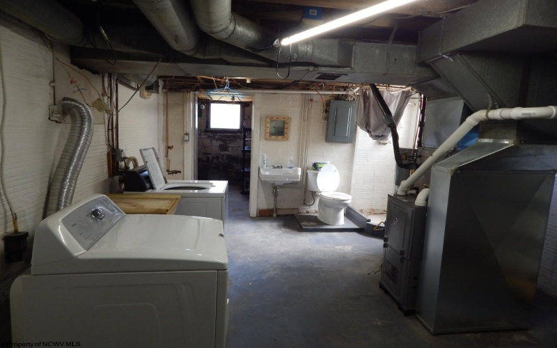 606 Stanley Avenue, Clarksburg, West Virginia 26301, 3 Bedrooms Bedrooms, 7 Rooms Rooms,1 BathroomBathrooms,Single Family Detached,For Sale,Stanley,10161095
