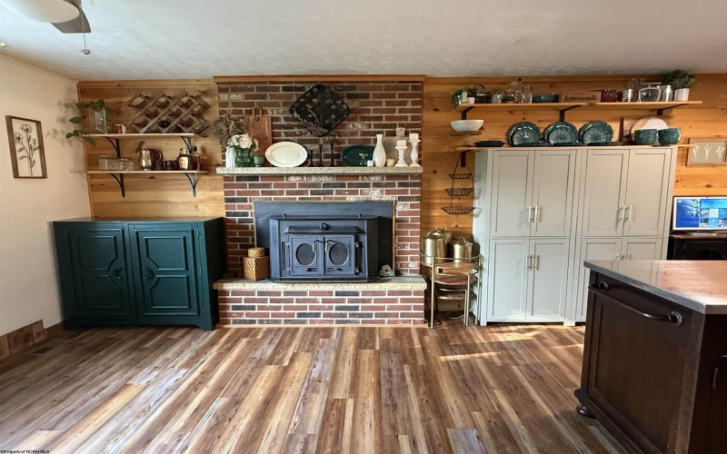 400 Andrews Street, Elkins, West Virginia 26241, 3 Bedrooms Bedrooms, 9 Rooms Rooms,2 BathroomsBathrooms,Single Family Detached,For Sale,Andrews,10161100