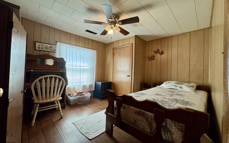233 K Street, Farmington, West Virginia 26571, 4 Bedrooms Bedrooms, 6 Rooms Rooms,1 BathroomBathrooms,Single Family Detached,For Sale,K,10161126