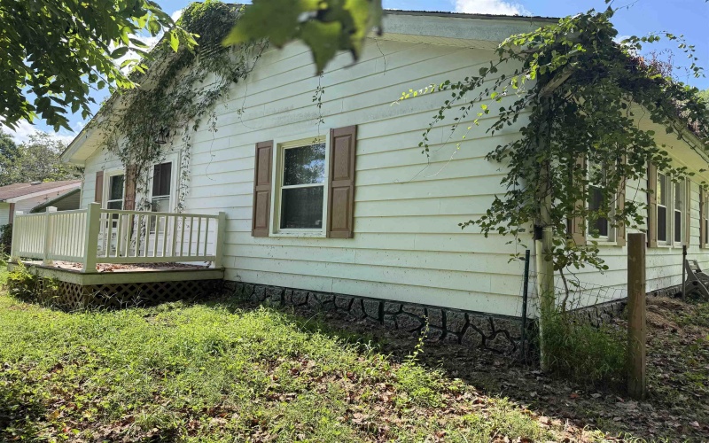 233 K Street, Farmington, West Virginia 26571, 4 Bedrooms Bedrooms, 6 Rooms Rooms,1 BathroomBathrooms,Single Family Detached,For Sale,K,10161126