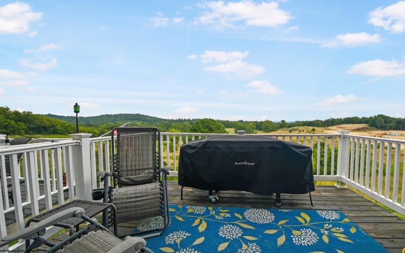 120 Tee Drive, Maidsville, West Virginia 26541, 3 Bedrooms Bedrooms, 5 Rooms Rooms,2 BathroomsBathrooms,Single Family Attached,For Sale,Tee,10161127