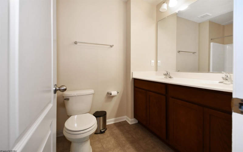 120 Tee Drive, Maidsville, West Virginia 26541, 3 Bedrooms Bedrooms, 5 Rooms Rooms,2 BathroomsBathrooms,Single Family Attached,For Sale,Tee,10161127