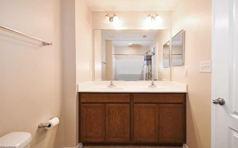 120 Tee Drive, Maidsville, West Virginia 26541, 3 Bedrooms Bedrooms, 5 Rooms Rooms,2 BathroomsBathrooms,Single Family Attached,For Sale,Tee,10161127