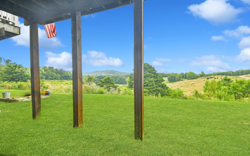 120 Tee Drive, Maidsville, West Virginia 26541, 3 Bedrooms Bedrooms, 5 Rooms Rooms,2 BathroomsBathrooms,Single Family Attached,For Sale,Tee,10161127