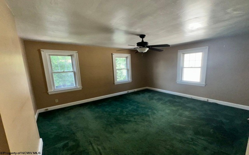 24-26 Haddale Avenue, Wheeling, West Virginia 26003, ,Multi-unit/income,For Sale,Haddale,10161108
