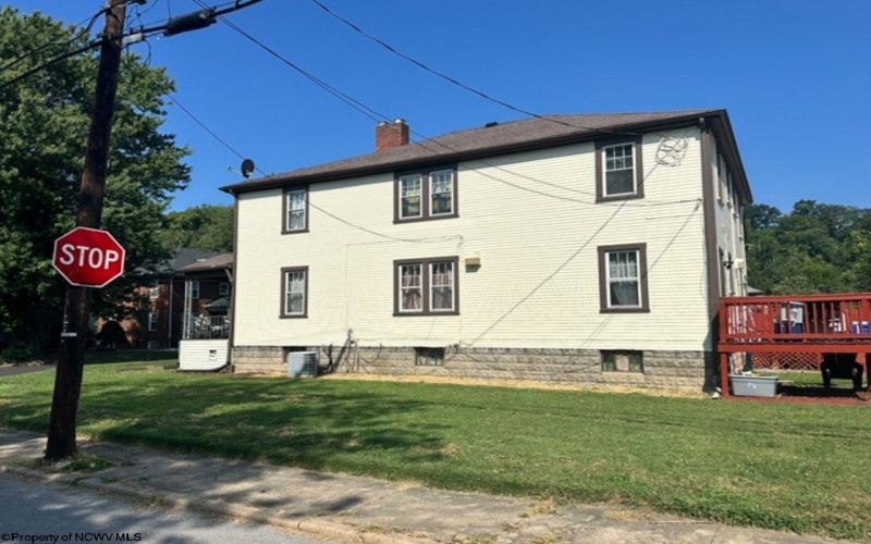24-26 Haddale Avenue, Wheeling, West Virginia 26003, ,Multi-unit/income,For Sale,Haddale,10161108