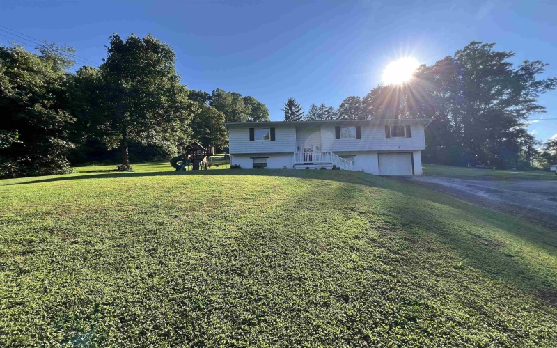 449 Hampton Road, Fairmont, West Virginia 26554, 5 Bedrooms Bedrooms, 9 Rooms Rooms,2 BathroomsBathrooms,Single Family Detached,For Sale,Hampton,10161102