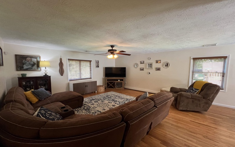 449 Hampton Road, Fairmont, West Virginia 26554, 5 Bedrooms Bedrooms, 9 Rooms Rooms,2 BathroomsBathrooms,Single Family Detached,For Sale,Hampton,10161102