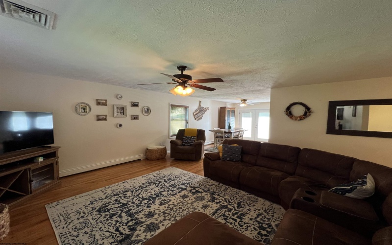449 Hampton Road, Fairmont, West Virginia 26554, 5 Bedrooms Bedrooms, 9 Rooms Rooms,2 BathroomsBathrooms,Single Family Detached,For Sale,Hampton,10161102