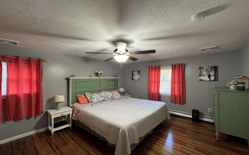 449 Hampton Road, Fairmont, West Virginia 26554, 5 Bedrooms Bedrooms, 9 Rooms Rooms,2 BathroomsBathrooms,Single Family Detached,For Sale,Hampton,10161102