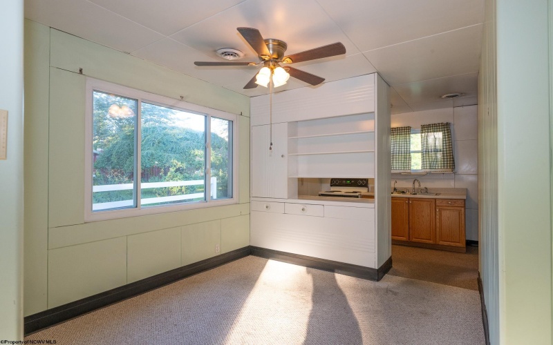 645 Callen Avenue, Morgantown, West Virginia 26501, 2 Bedrooms Bedrooms, 5 Rooms Rooms,1 BathroomBathrooms,Single Family Detached,For Sale,Callen,10161124